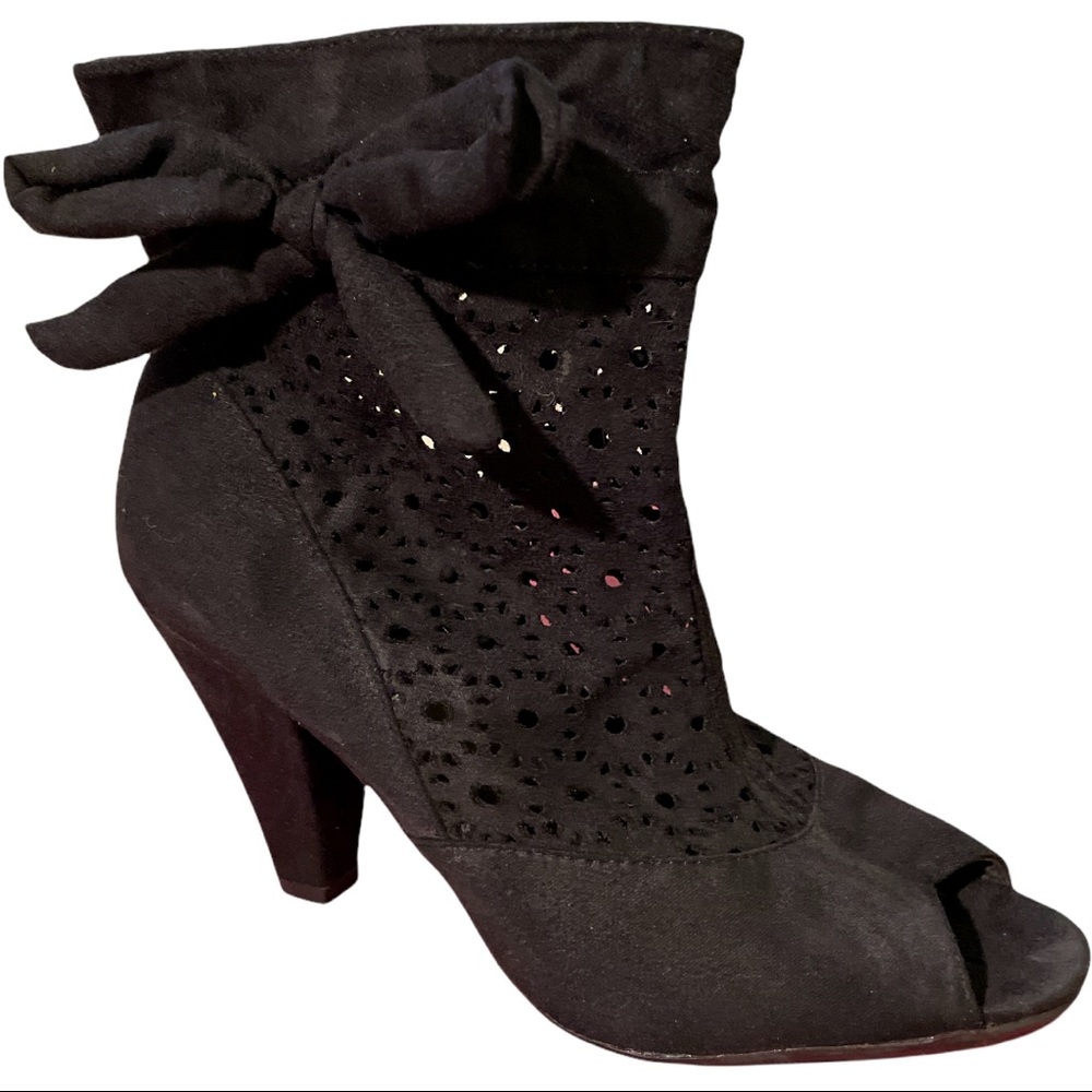 Options open toe black bootie SZ 9M